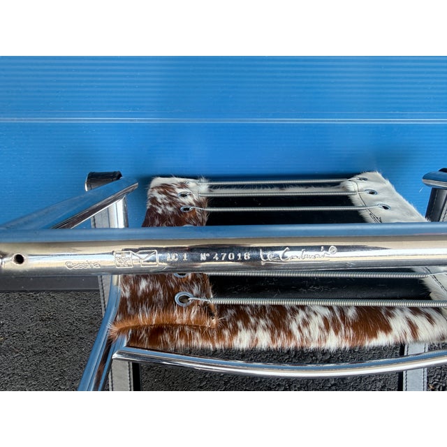 Animal Skin LC1 Chair with Cowhide Leather by Le Corbusier, Pierre Jeanneret & Charlotte Perriand for Cassina For Sale - Image 7 of 8