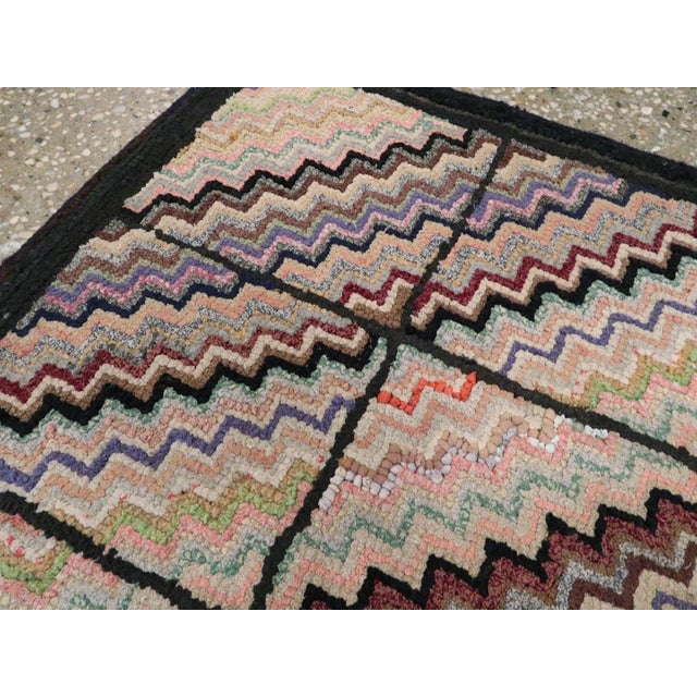 Galerie Shabab Collection Early 20th Century American Hook Rug For Sale - Image 4 of 5