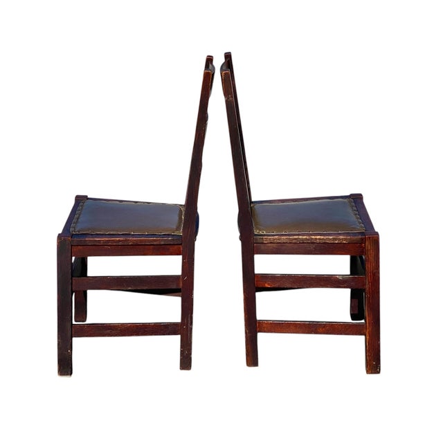 Brown Early 20th Century Pair of Antique Stickley Brothers Quaint Furniture Oak Chairs For Sale - Image 8 of 12