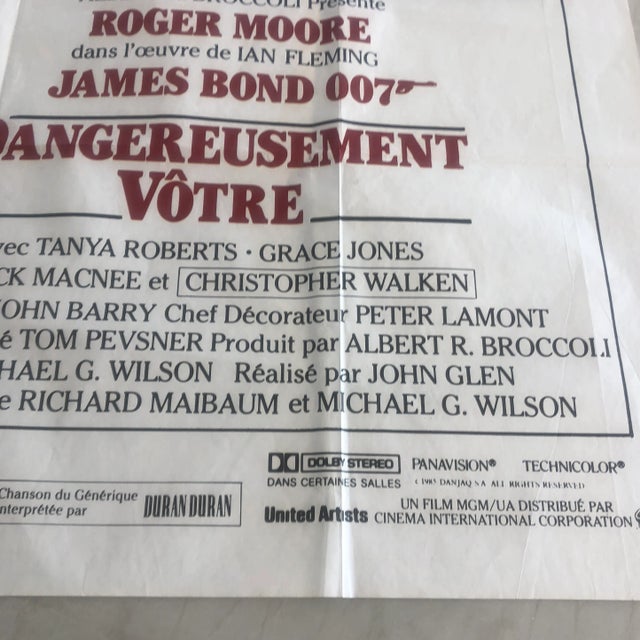 Late 20th Century Dangereusement Votre James Bond 007 French Poster For Sale In Los Angeles - Image 6 of 10