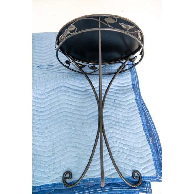 Bird Adorned Round Metal Garden Side Table, Cast Design, USA, 1980s For Sale - Image 11 of 13