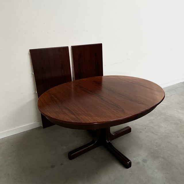Round Extandable Dining Table in Mahogany For Sale - Image 9 of 10