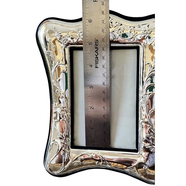 1980s Art Nouveau Style Silverplated Floral Picture Frame With Scalloped Silhouette for 3"x5" of 4"x6" Image For Sale - Image 13 of 13
