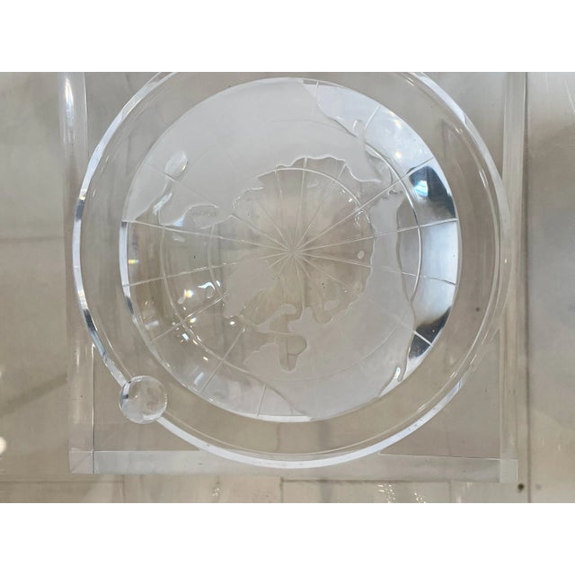 Plastic Vintage Mid-Century Alessandro Albrizzi Lucite World Globe-Form Ice Bucket For Sale - Image 7 of 9