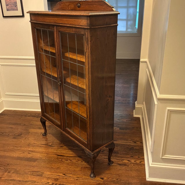 Early 20th Century Antique Arts and Crafts Bookcase - Leaded Glass Doors-Oak For Sale - Image 5 of 9