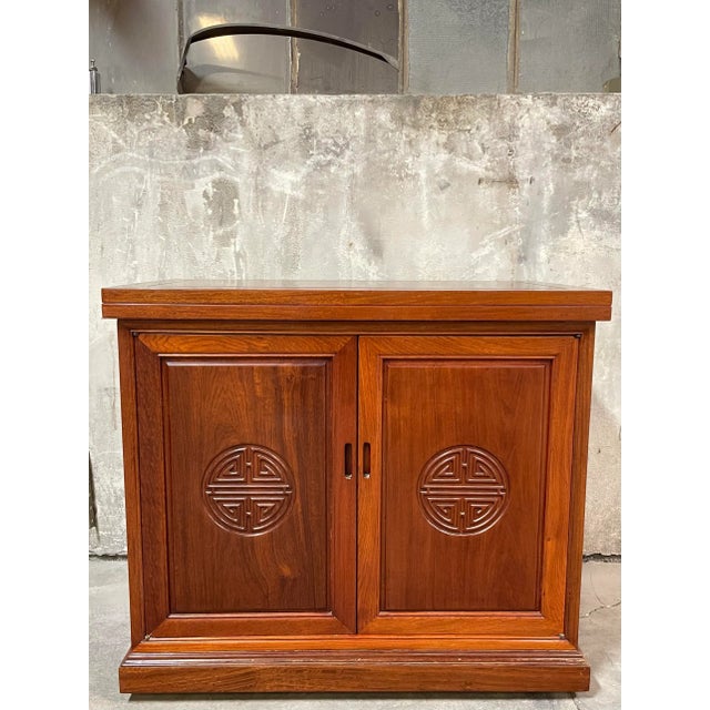 1960s Vintage George Zee Solid Teak Chinoiserie Flip Top Bar Server For Sale - Image 10 of 10