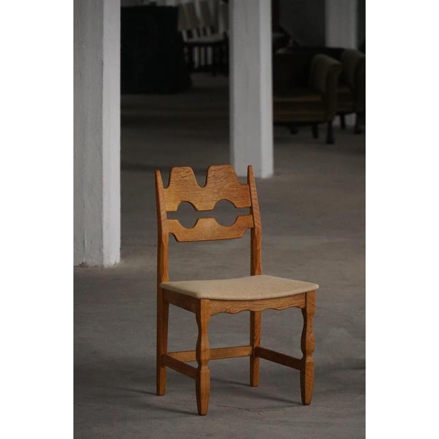 Gold Razorblade Chairs in Oak and Hessian attributed to Danish Henning Kjærnulf, 1960s, Set of 8 For Sale - Image 8 of 18