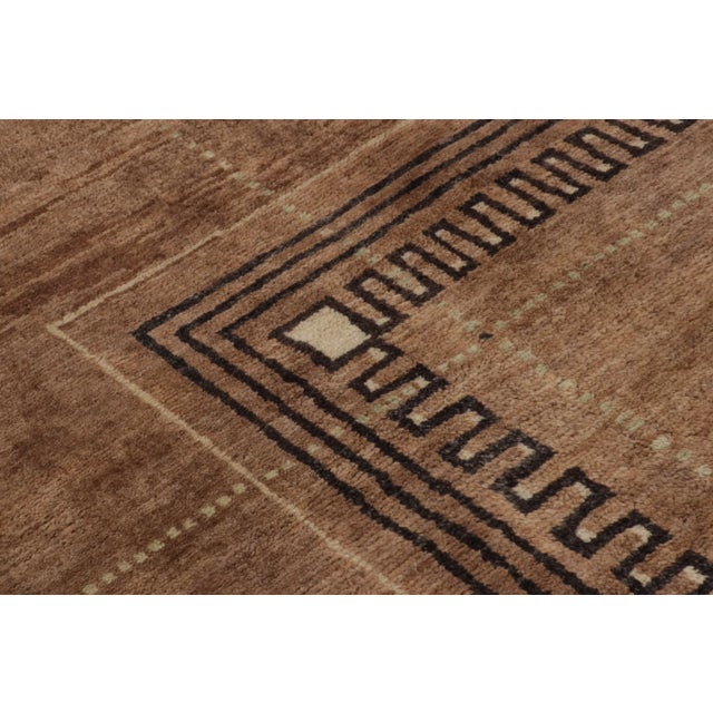 Textile Contemporary Art Deco Style Wool Rug in Brown Hues by Rug & Kilim, India For Sale - Image 7 of 10