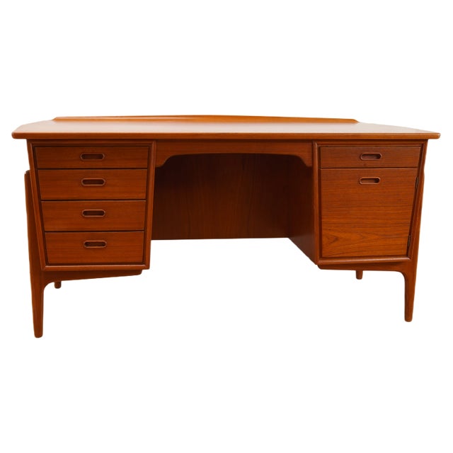 Mid-Century Teak Desk by Svend Åge Madsen for Sigurd Hansen For Sale