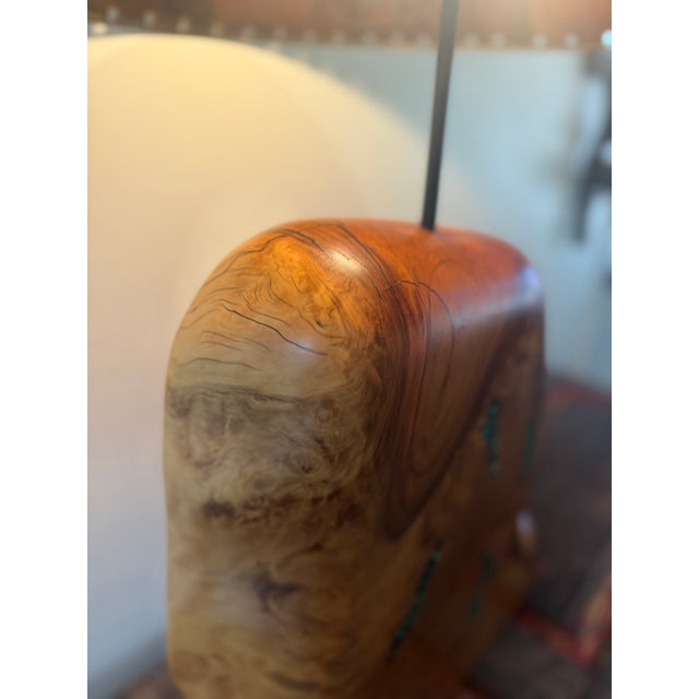 Rustic Early 20th Century Southwestern Studio Craft Juniper Slab Table Lamp With Turquoise Inlay & Pierced Metal Shade For Sale - Image 3 of 14