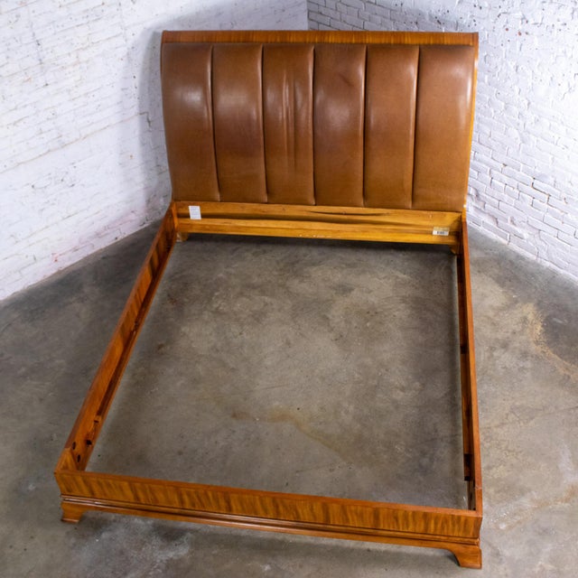 Late 20th Century Neoclassic Revival Arbus King Sleigh Bed W/Leather Upholstered Headboard 6000 Series by Henredon For Sale - Image 6 of 18