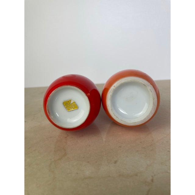 Otagiri Company Pair Vintage Omc Japan Ceramic Sake Bottles, Red & Orange For Sale - Image 4 of 7