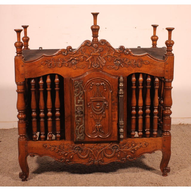 18th Century Provençal Bread Box in Walnut For Sale - Image 15 of 15