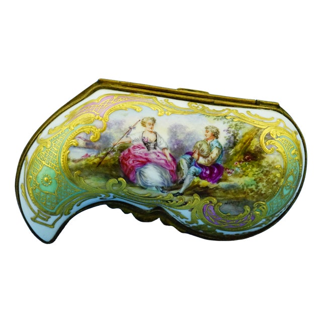 Porcelain Snuffbox Jewelry Box by Edme Samson Manufacturing, Sevres, 19th Century For Sale