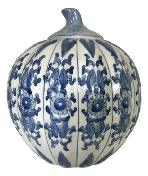 Late 20th Century Blue and White Porcelain Chinoiserie Ginger Jar