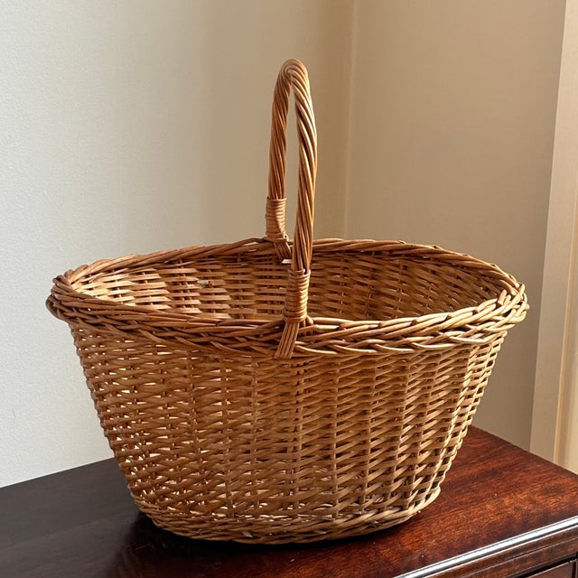 Tan Mid-20th Century Traditional Farmhouse Gathering Basket For Sale - Image 8 of 11