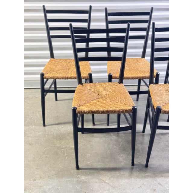 Mid-Century Modern Set of 5 Italian Black Ladder Back Dining Chairs With Rush Seats, 1960s For Sale - Image 3 of 12
