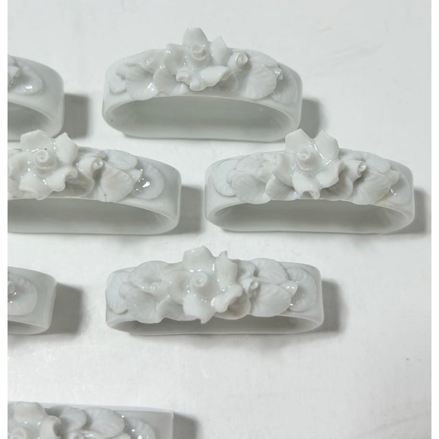 Vintage German White Porcelain Rose Napkin Rings, Set of 13 – Ak Kaiser For Sale In Louisville - Image 6 of 11
