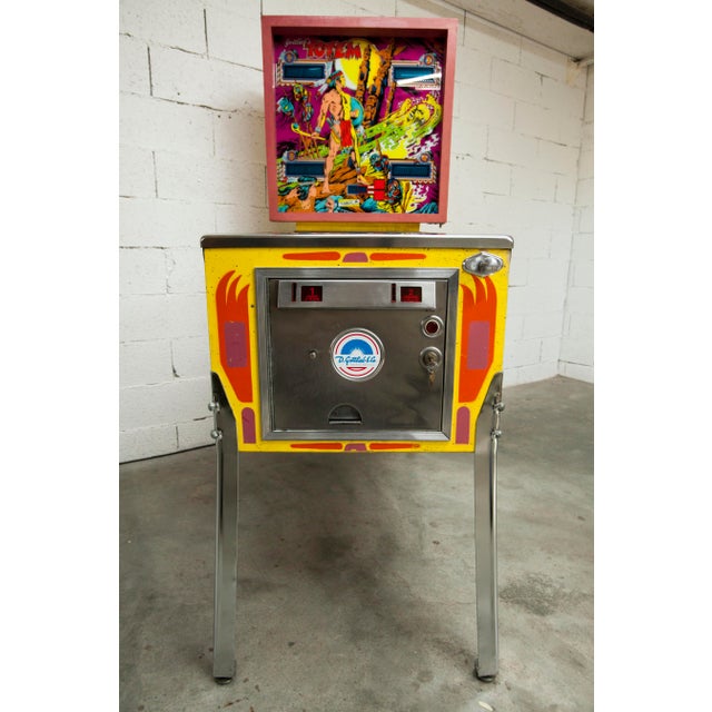 Gottlieb totem pinball machine from 1979, for 1 to 4 players it has been serviced and refurbished. a fast-paced and...