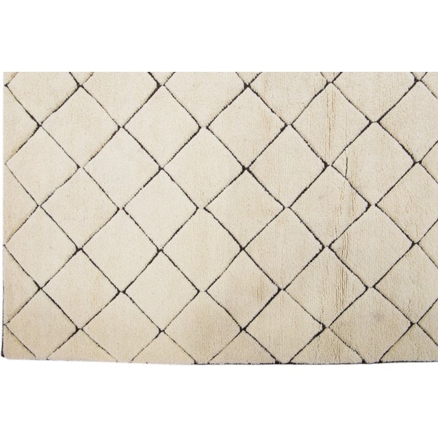 Tribal 2020s Modern Geometric Moroccan Style Handmade Wool Rug in Ivory For Sale - Image 3 of 8