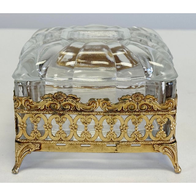 Brass Vintage Hollywood Regency Style Glass Trinket Box W/ Footed Brass Filigree Base For Sale - Image 8 of 11