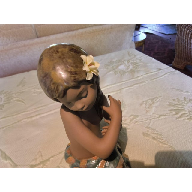 Ceramic Vintage Lladró "Pacific Jewel" (#2383) Gres Porcelain Figurine; Beautiful Young Pacific Islander– Pristine For Sale - Image 7 of 13