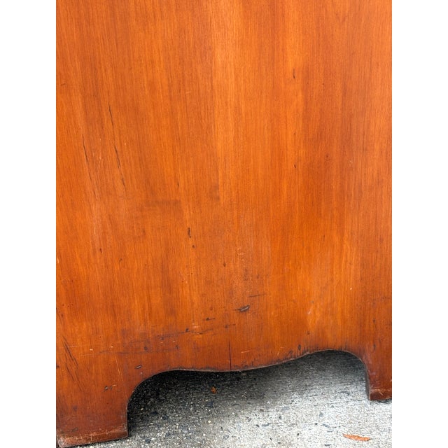 Early 20th Century Early American Colonial Revival Chest of Drawers | Vintage Wooden Dresser | Mid Century Solid Wood Bedroom Dresser | Vintage Maple Dresser For Sale - Image 5 of 12