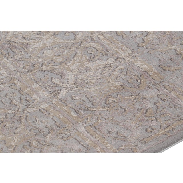 Rug & Kilim’s Modern Abstract Runner Rug in Silver-Gray “Sasan” For Sale In New York - Image 6 of 8