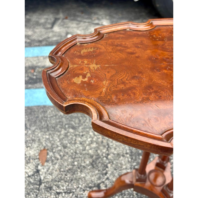 Wood Late 20th Century Baker Furniture Historic Charleston Queen Anne Mahogany and Burl Wood Tea Table For Sale - Image 7 of 9