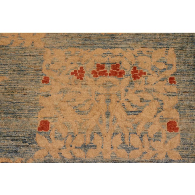 1990s Boho Chic Ziegler Blue Tan Hand-Knotted Wool Rug - 9'10'' X 13'10'' For Sale - Image 5 of 8