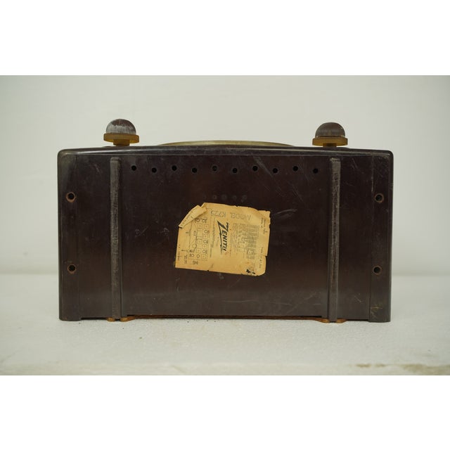 1951 Portable Zenith Brown Bakelite Am/Fm Tube Radio For Sale - Image 9 of 12