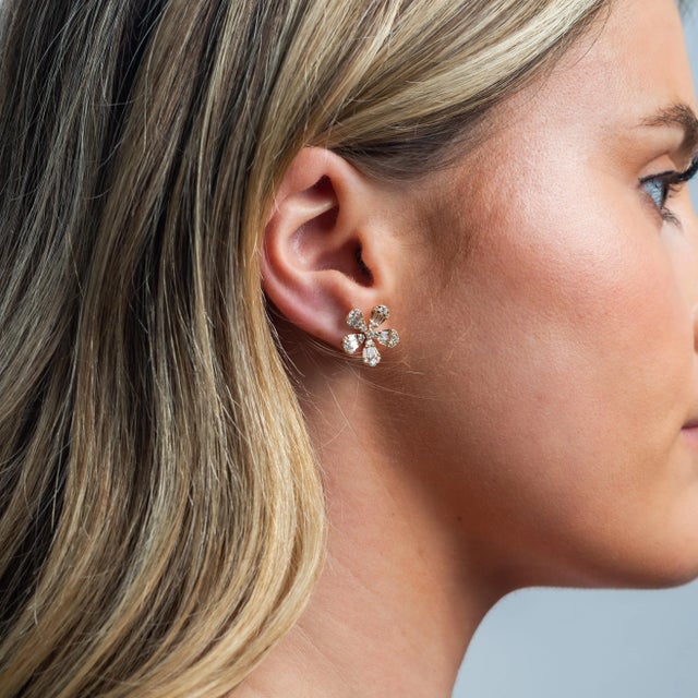 This is part of Chairish’s Fine Jewelry assortment. Showstoppers. These baguette diamond and round diamond earrings are...