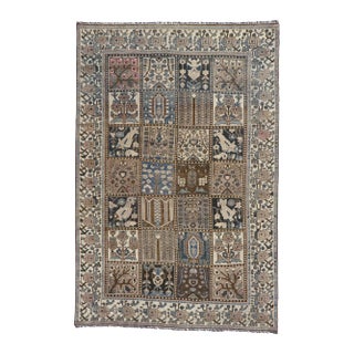 Antique Persian Shiraz Rug - 06'04 X 09'06 For Sale