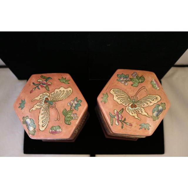 Art Nouveau Vintage Peach Bloom Glaze Lepidopterical Motif Ginger Jars - a Pair For Sale - Image 3 of 6