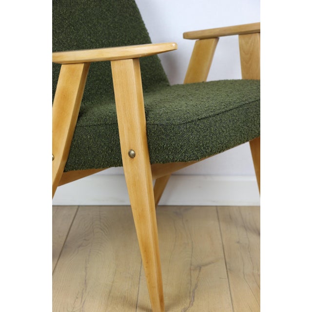 Vintage 366 Armchair in Olive Green Boucle from Józef Chierowski, 1970s For Sale - Image 10 of 13