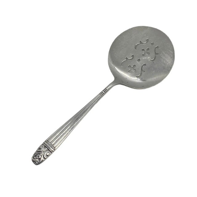 1944 Wallace Harmony House “Danish Queen” Silver Plate 7 1/2” Tomato Server. This Mid 20th Century Tomato Server is...