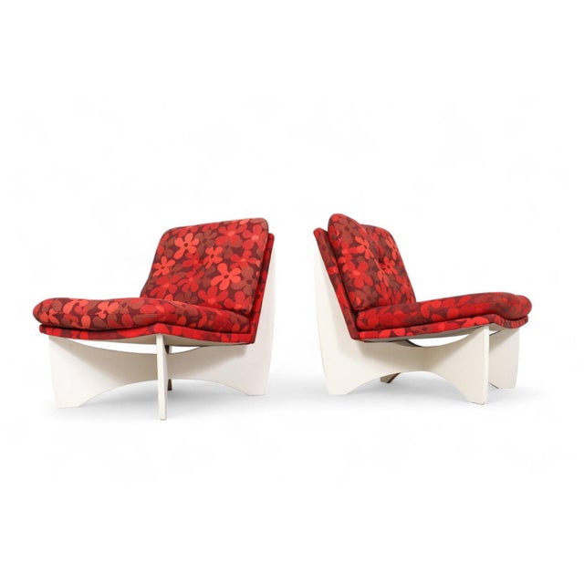 Late 20th Century Late 20th Century Pair of Space Age Lounge Chairs in Red Floral Upholstery For Sale - Image 5 of 10