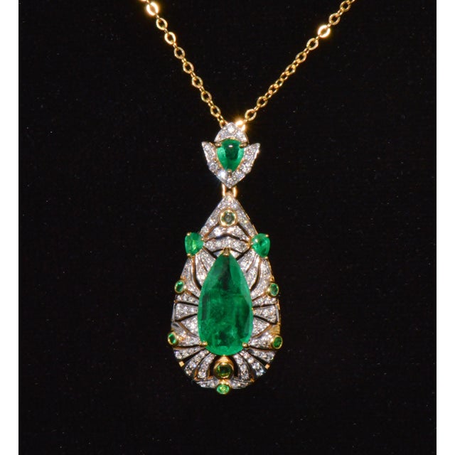 Late 20th Century Gia Natural 4.10Cts Emerald Diamond Solid 18k Gold Pendant Necklace For Sale In Dallas - Image 6 of 15