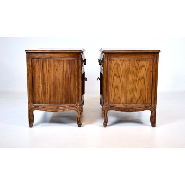 Henredon French Provincial Nightstands, Carved Oak & Brass, 1980s, Usa For Sale In Philadelphia - Image 6 of 12