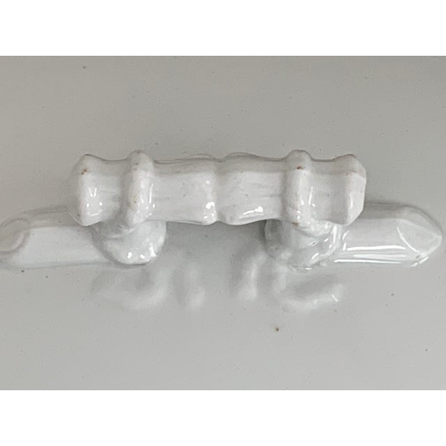 Ceramic Early 20th Century Maddock & Co. English White Ironstone Soup Tureen, Circa 1906–1920s For Sale - Image 7 of 12