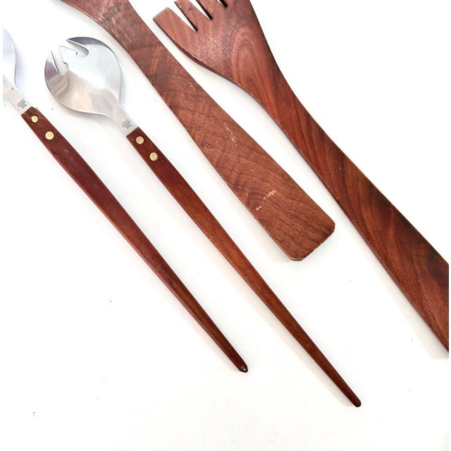 Mid Century Modern Teak Salad Servers – Wood & Stainless Steel Serving Utensils, Danish Modern Kitchen Decor For Sale - Image 9 of 9