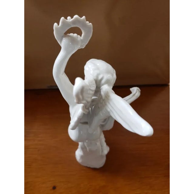 Late 19th Century Old Paris Porcelain Greek Goddess Nike Figurine For Sale In New Orleans - Image 6 of 9