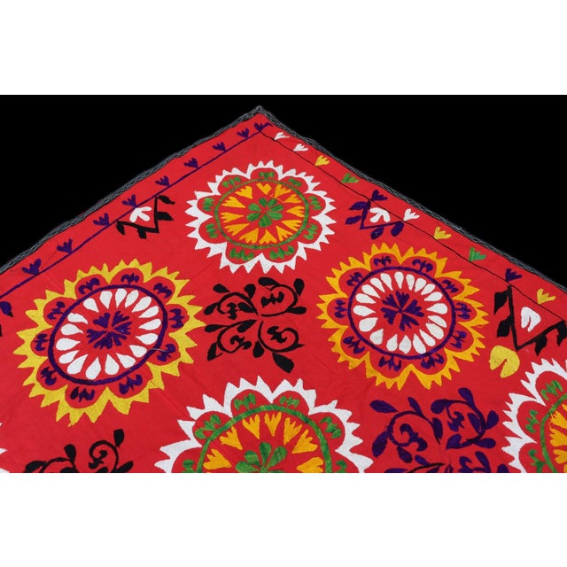 Vintage Hand Embroidered Suzani Wall Hanging, 1920s For Sale - Image 10 of 18