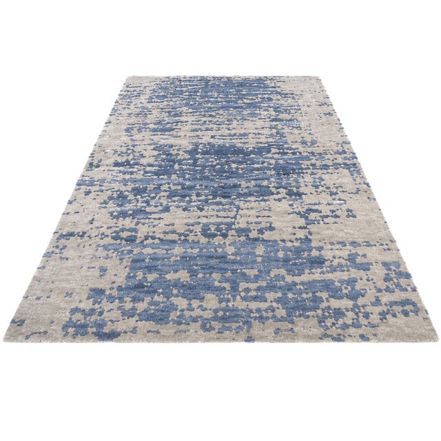 Early 21st Century Nepalese Modern Wool and Silk 7x10 Grey & Blue Handmade Area Rug #1143458 For Sale - Image 5 of 7