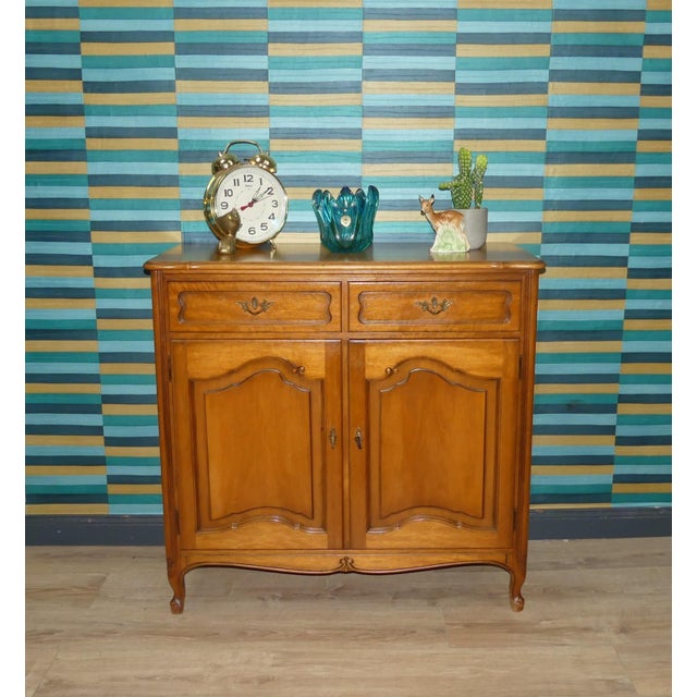 Classic 1960s Style Furniture Chippendale Style Super sturdy, medium-sized chest of drawers A charming little piece of...