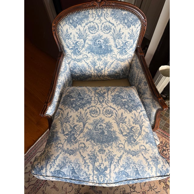 French Old Hickory Tannery Louis XV Bergère – Designer Toile & Down-Filled For Sale - Image 3 of 18