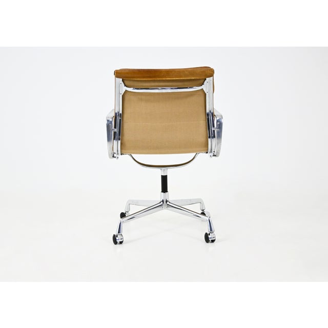 1970s Leather Soft Pad Chair by Charles and Ray Eames for Herman Miller, 1970s For Sale - Image 5 of 11