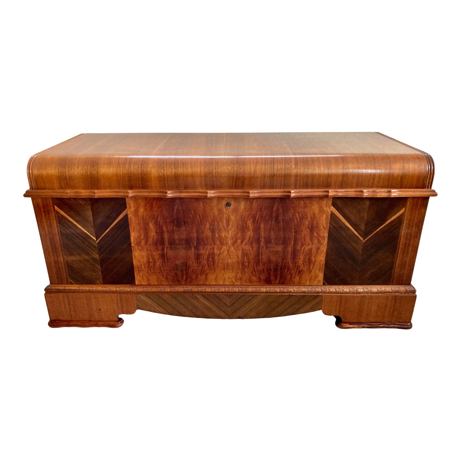 1940s Roos Sweetheart Cedar Chest Designed by Leo Jiranek for Ed Roos