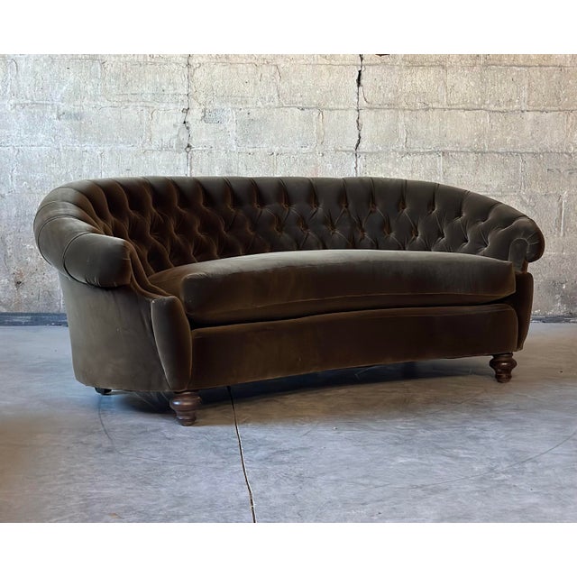 Antique Curved Chesterfield in Velvet For Sale - Image 4 of 6
