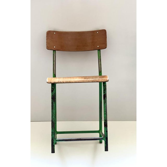 Industrial Wooden Chair, 1970s, in Good conditions. Designed 1960 to 1969